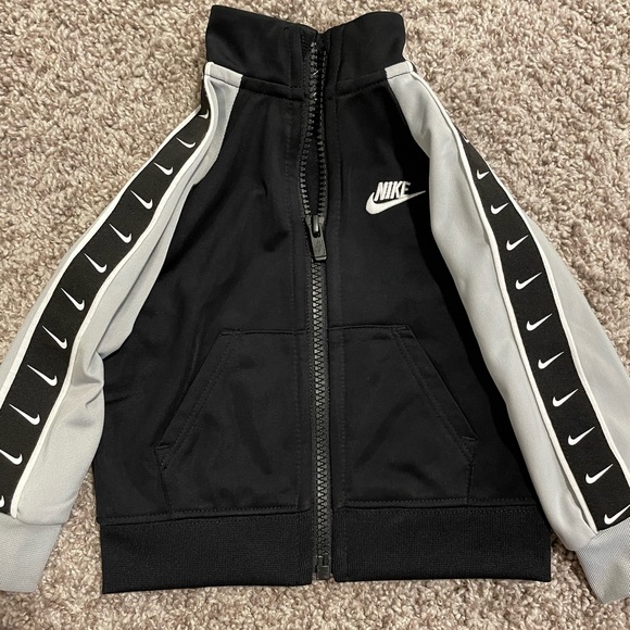 Baby Boy Nike Outfit - Picture 2 of 7